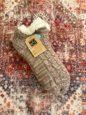 MUK LUKS Aloe Infused Sherpa Slipper Socks Tan Cable Knit L/XL NWT